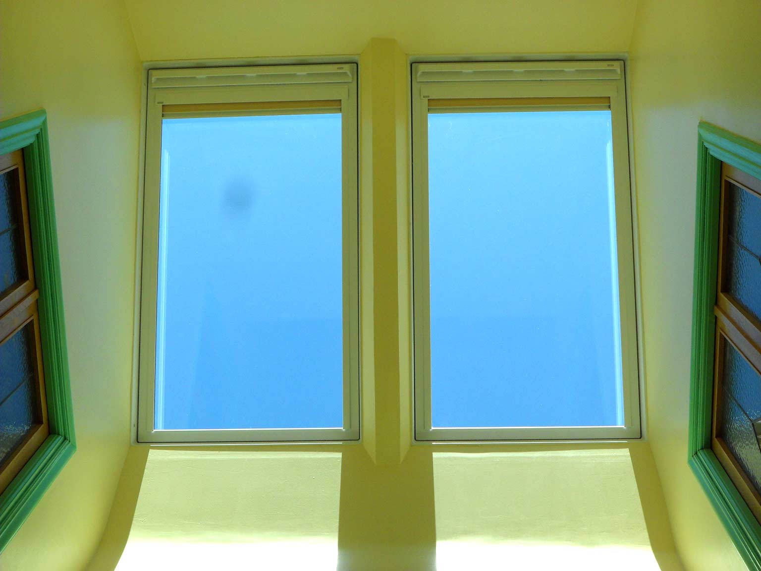 Dos ventanas Velux instaladas en Antonio Machado.